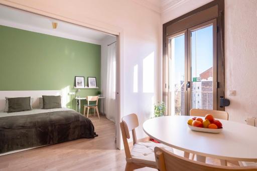 Sunny Apt Barcelona 22 - Housity