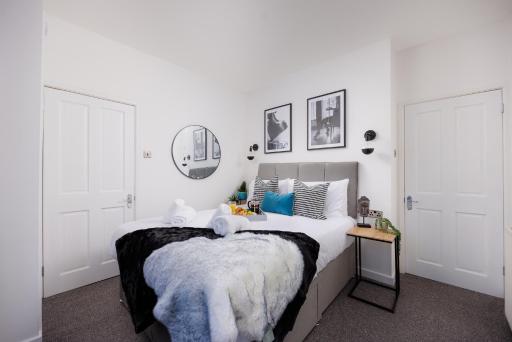 Boujis Central Plymouth Apartment - Sleeps 4 - Habita Property - Housity