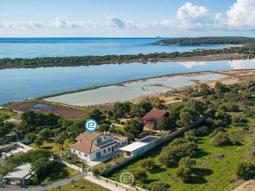 Golden Dunes Villa - Housity