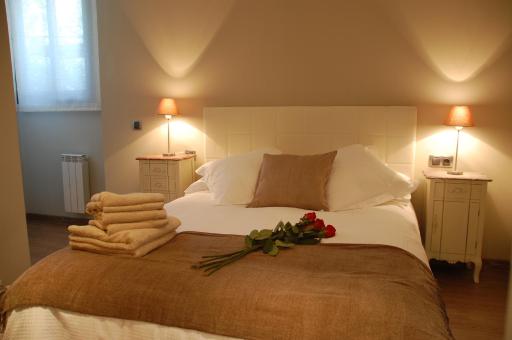 Montseny Suites & Apartments - Housity