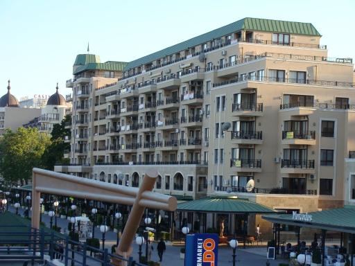 Admiral Apartments - Housity