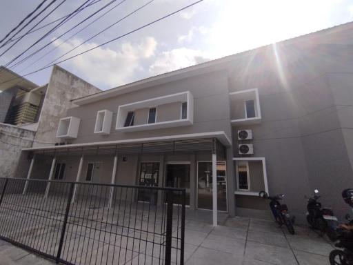 Djuragan Kamar Gatsu - Housity