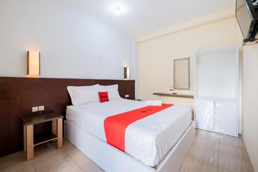 RedDoorz at Omahku Guest House Batu - Housity