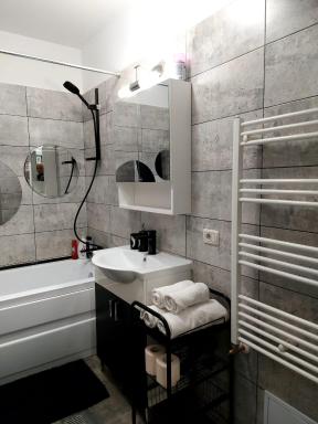 Dream Arena Apartment - Housity
