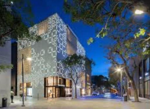 Master king bedroom desing district - Housity