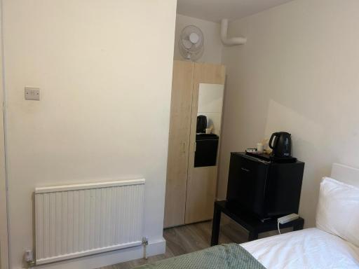 Lovely Double Rooms in Euston & Square - Housity