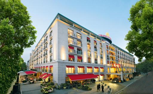 GRAND ELYSEE Hamburg - Housity