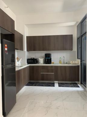 Lovely 2-BR service apartment with pool (melur @ troikaKB) - Housity