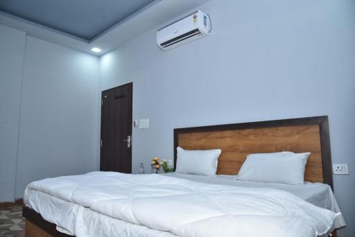 HOTEL THE ROYAL - Housity