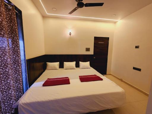 Hotel Mahadev Family Lodging and Boarding - Housity