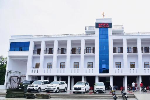 ATULYAM HARSHADA STAYS LUCKNOW - Housity