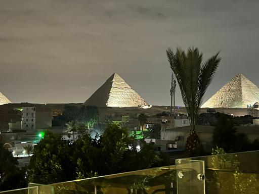 Regent Pyramids View - Housity