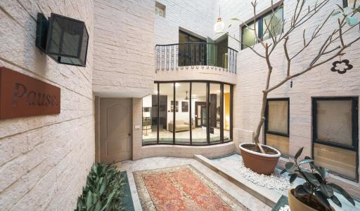 Firebrick Boutique Residences - GARNET HOUSE - Housity