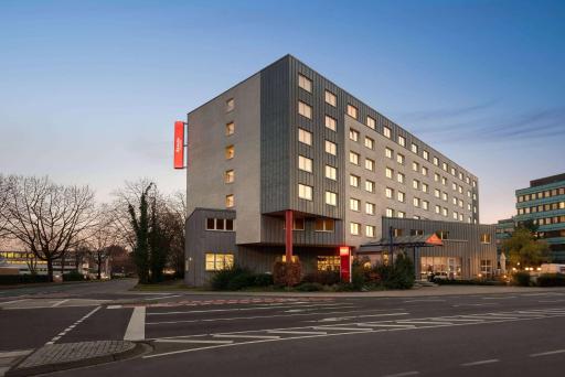Ramada by Wyndham Bottrop City - Housity