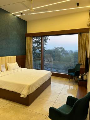 HOTEL ANANTA - Housity