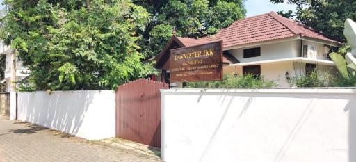 Lannister Inn - Housity