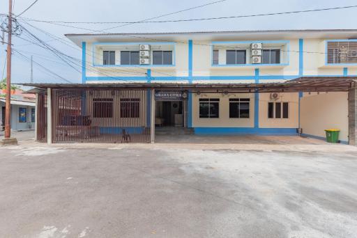 RedDoorz Plus near RSUD Gunung Jati Cirebon - Housity