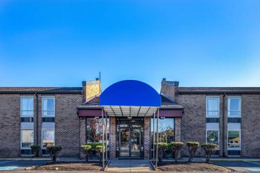 Days Inn by Wyndham Manassas Battlefield - Housity