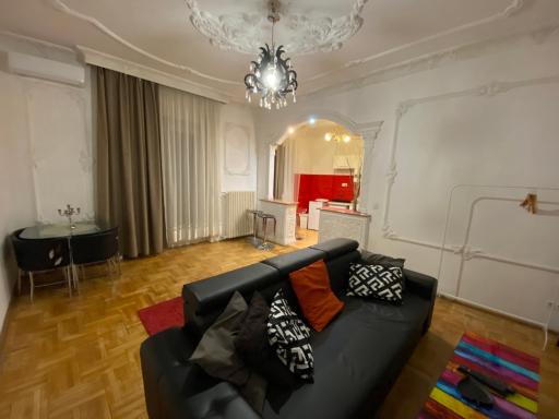Apartment with Balcony and AC next to Danube - Housity