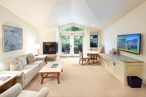 The Quail Lodge - Housity