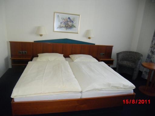 Centralhotel Ratingen - Housity
