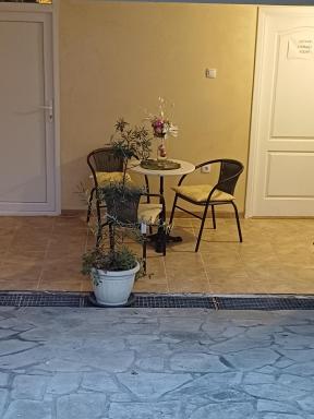 Crystal - Housity