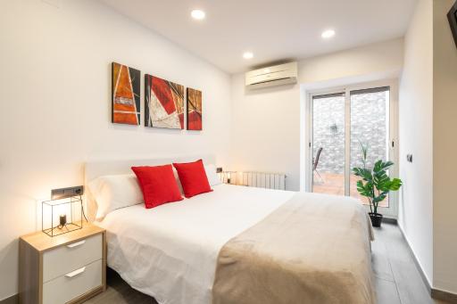 Luxury Beach Apartment, next to the sea - Housity