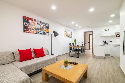 Luxury Beach Apartment, next to the sea - Housity