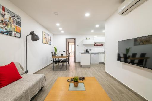 Luxury Beach Apartment, next to the sea - Housity