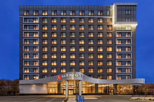 Marriott New York JFK Airport - Housity