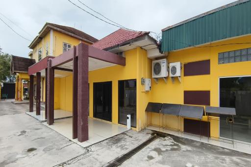 OYO 93521 Wisma Flamboyan - Housity