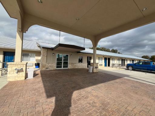 Motel 6 Junction, TX Llano River - Housity