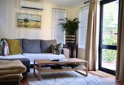 Courtyard Studio lights and wi fi during load shedding - Housity