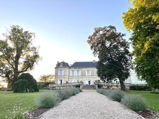 Chateau Carbonneau - Housity