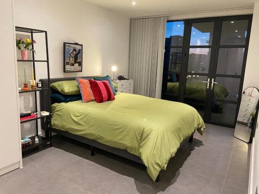 Luxury Ensuite Room with Balcony - Housity