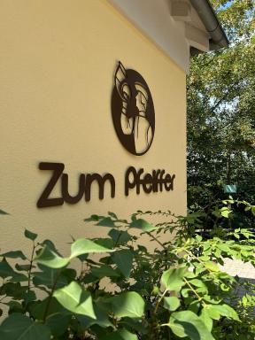 Hotel Zum Pfeiffer - Housity