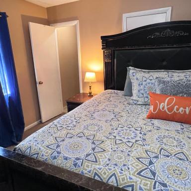 #1BR Cozy Villa - 6 Mins to Historic STM Amusement Park! - Housity
