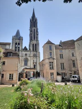 Pierres et Jardins - Housity