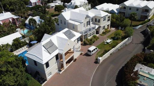 Edgehill Manor Guest House - Housity