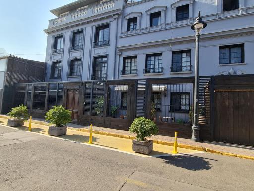 Hotel Santiago Patio Bellavista - Housity
