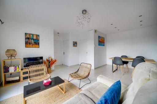 Nice apartment Mérignac with terrace and parking - Housity