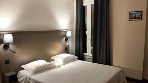 HÔTEL ROYAL MONTREUIL - Housity