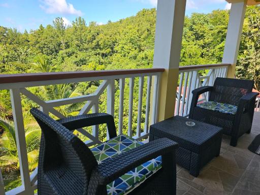 Royal Escape - 2 - Housity