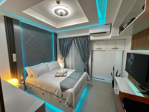 Tinch@Inspiria Cozy Centrally Located Studio Unit with Balcony in the heart of Davao City. Beside Abreeza Mall - Housity