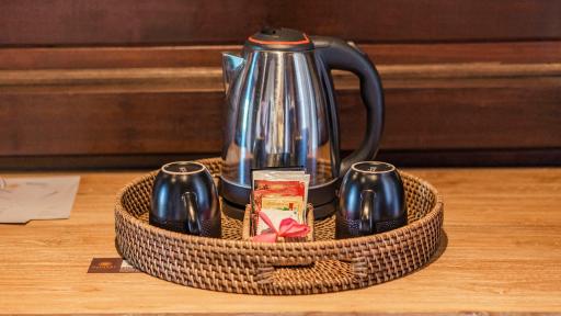 SPOT ON Royal Guest House - Housity