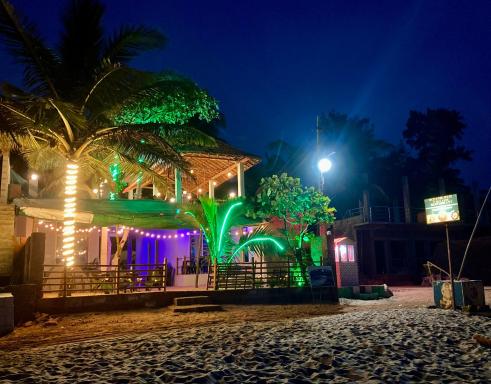 Oceanic Stay And Restaurant Gokarna - Housity