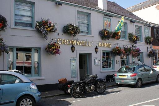 Cromwell Arms - Housity