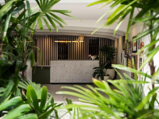 Romer Waikiki at The Ambassador - Housity