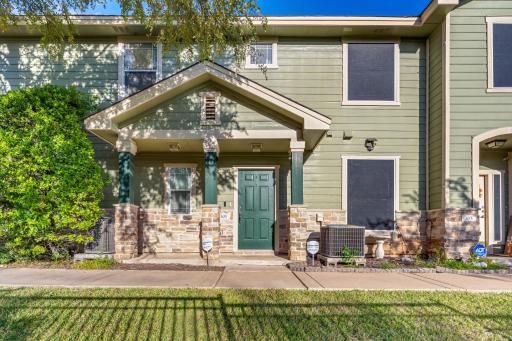 Quaint 2BD2B Condo* Fully Furnished*Amazing Patio* - Housity