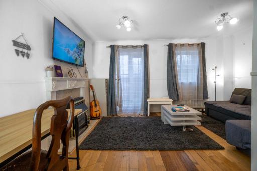 Lake view private room, desk, 1 Gbps net, free parking - Housity